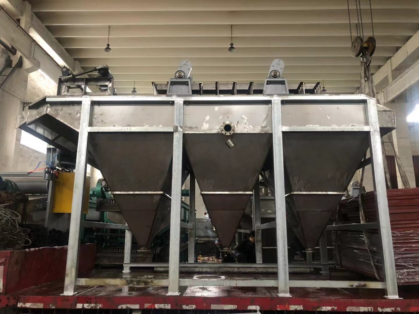 高架三鬥式不（bú）鏽鋼（gāng）水槽